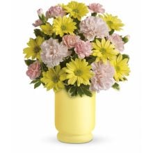 Telelflora's Bright Day Bouquet